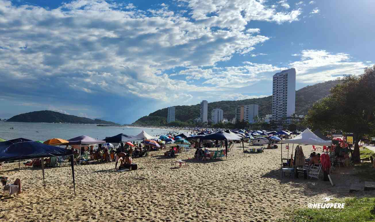 Praia Mansa de Caiobá: Um Refúgio Tropical no Paraná