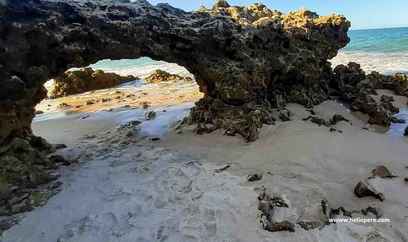 Um Dia na Praia do Amor: Beleza e Tranquilidade em Conde
