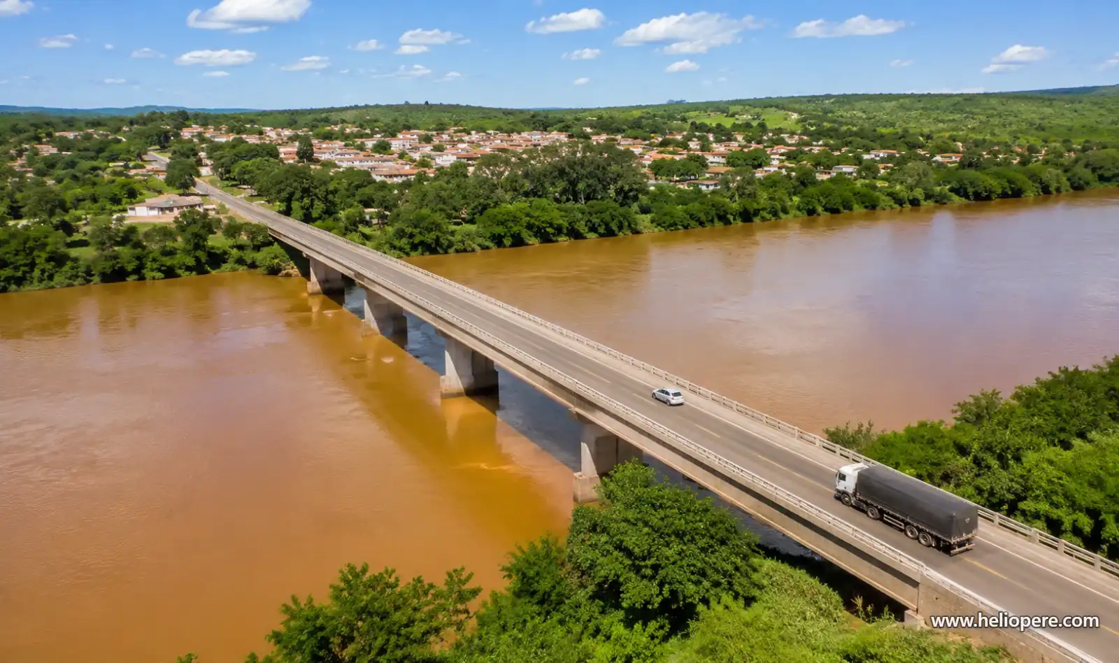 Ponte do Rio das Velhas na BR-365: travessia sob risco
